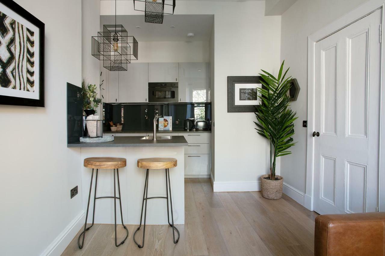 Holyrood Park City Centre Apartment Edinburg Exteriör bild