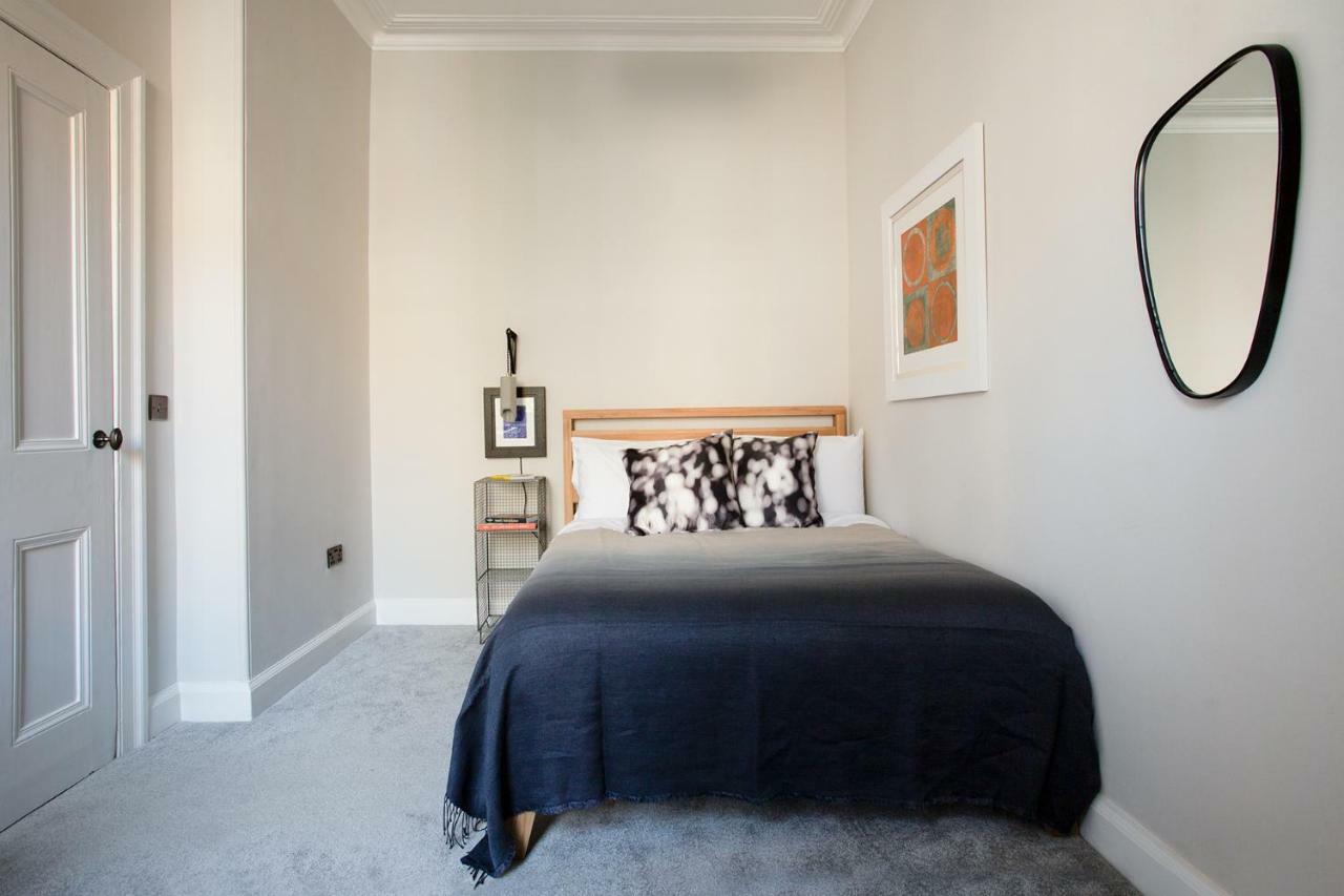 Holyrood Park City Centre Apartment Edinburg Exteriör bild