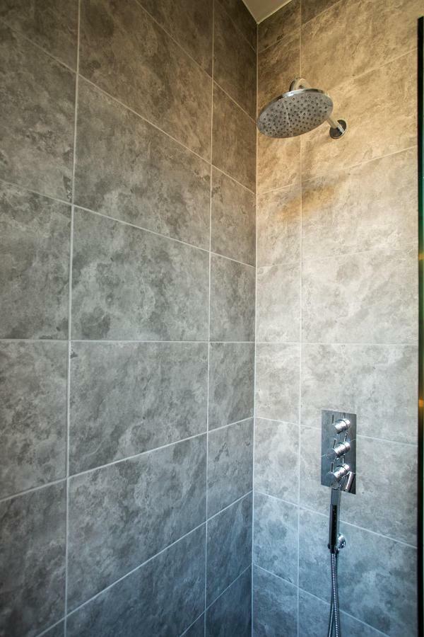 Holyrood Park City Centre Apartment Edinburg Exteriör bild