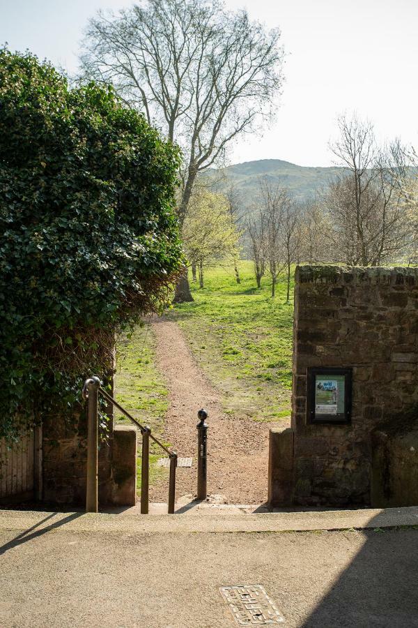 Holyrood Park City Centre Apartment Edinburg Exteriör bild